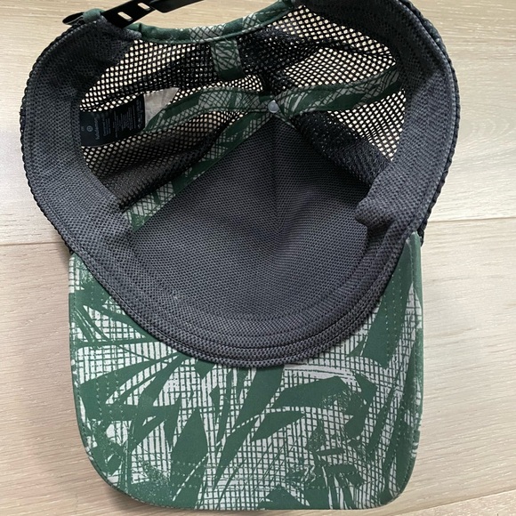Lululemon Commission Hat - Picture 4 of 6